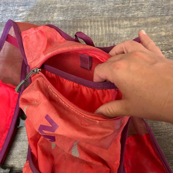 Nathan 6L hydration vest - Picture 4 of 8